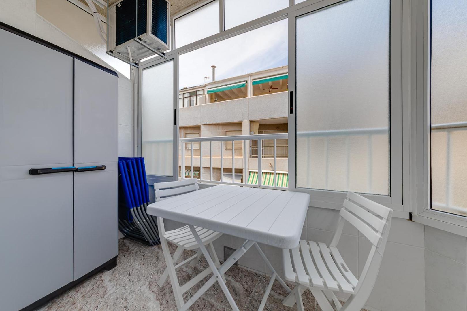 Calle Concordia 86, Two Bedroom Apartment, Up To 6 Guests, Near Del Cura Beach,supermarket Mercadona And Bus Station Appartement *