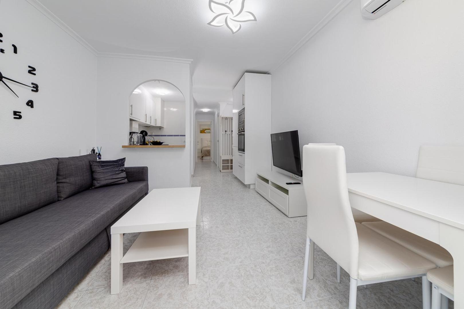Appartement Calle Concordia 86, Two Bedroom Apartment, Up To 6 Guests, Near Del Cura Beach,supermarket Mercadona And Bus Station *