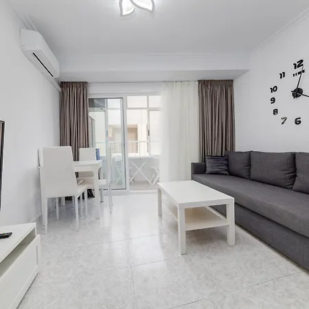 Concordia Beachside Apartment: Near Del Cura & Central Station Torrevieja Exterior photo