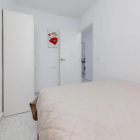 Concordia Beachside Apartment: Near Del Cura & Central Station Torrevieja Exterior photo