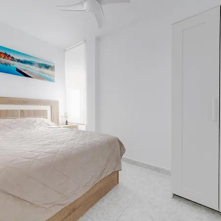 Concordia Beachside Apartment: Near Del Cura & Central Station Torrevieja Exterior photo