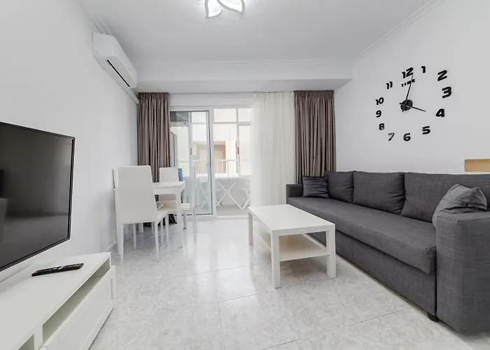 Calle Concordia 86, Two Bedroom Apartment, Up To 6 Guests, Near Del Cura Beach,Supermarket Mercadona And Central Bus Station