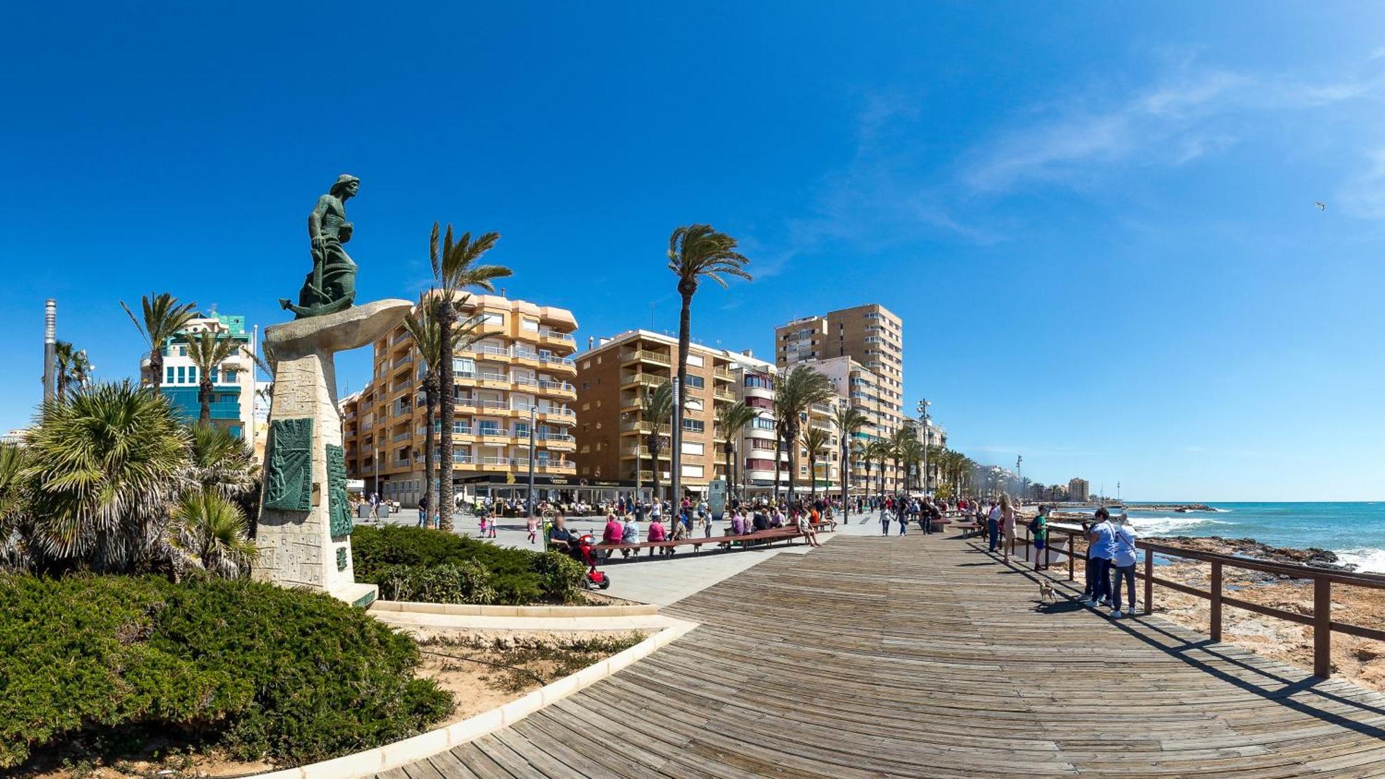 Concordia Beachside Apartment: Near Del Cura & Station * Torrevieja