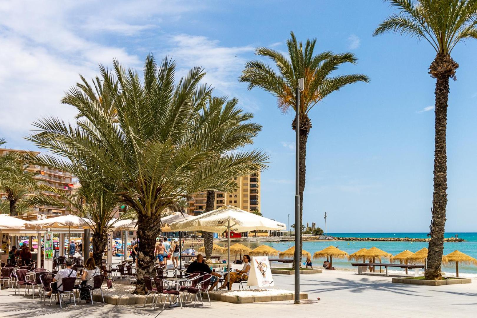 Apartment Concordia Beachside Apartment: Near Del Cura & Station *
