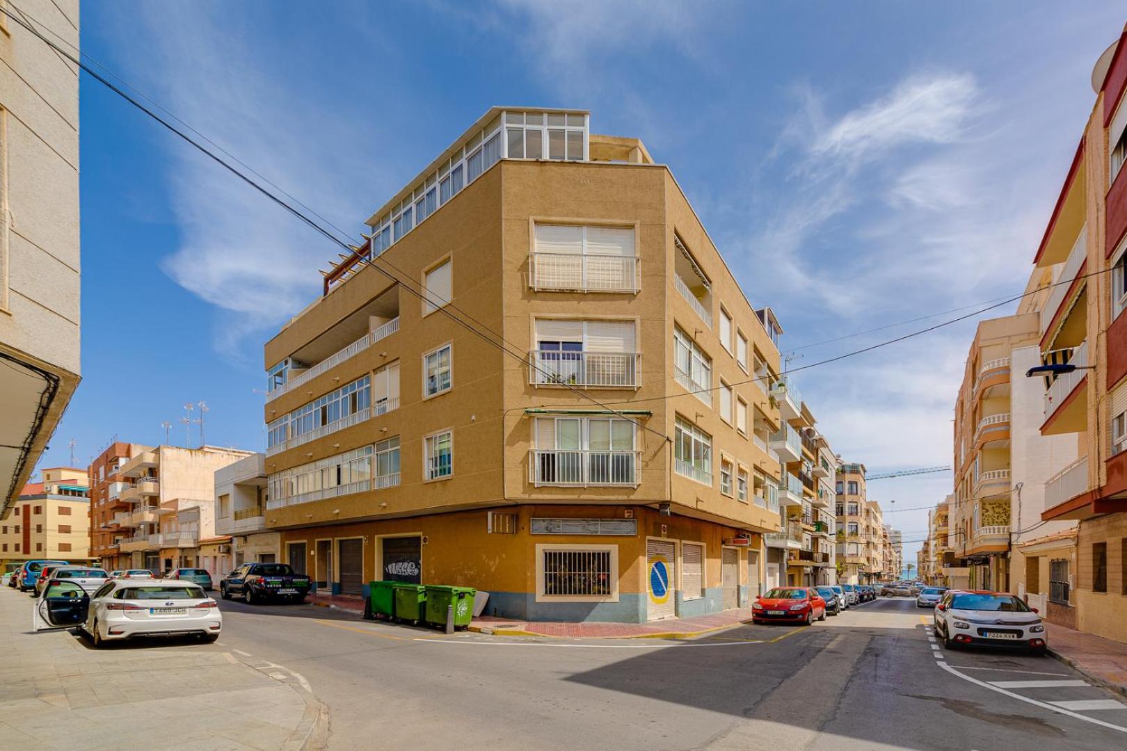Concordia Beachside Apartment: Near Del Cura & Station Apartment