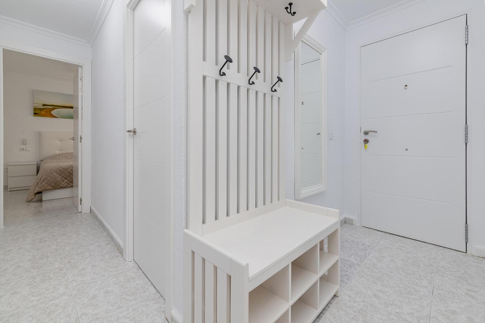 Concordia Beachside Apartment: Near Del Cura & Station