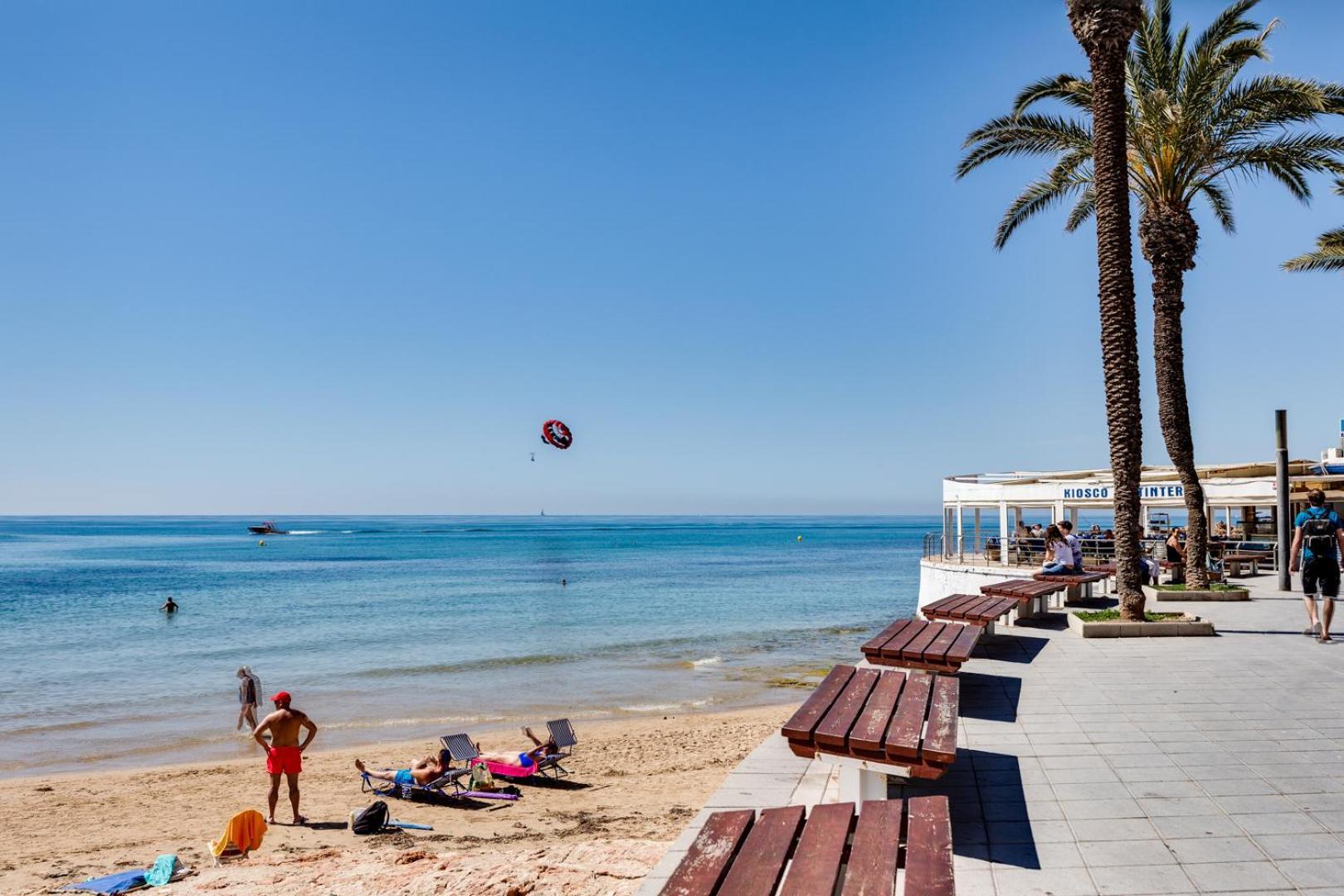 Concordia Beachside Apartment: Near Del Cura & Station Apartment Torrevieja
