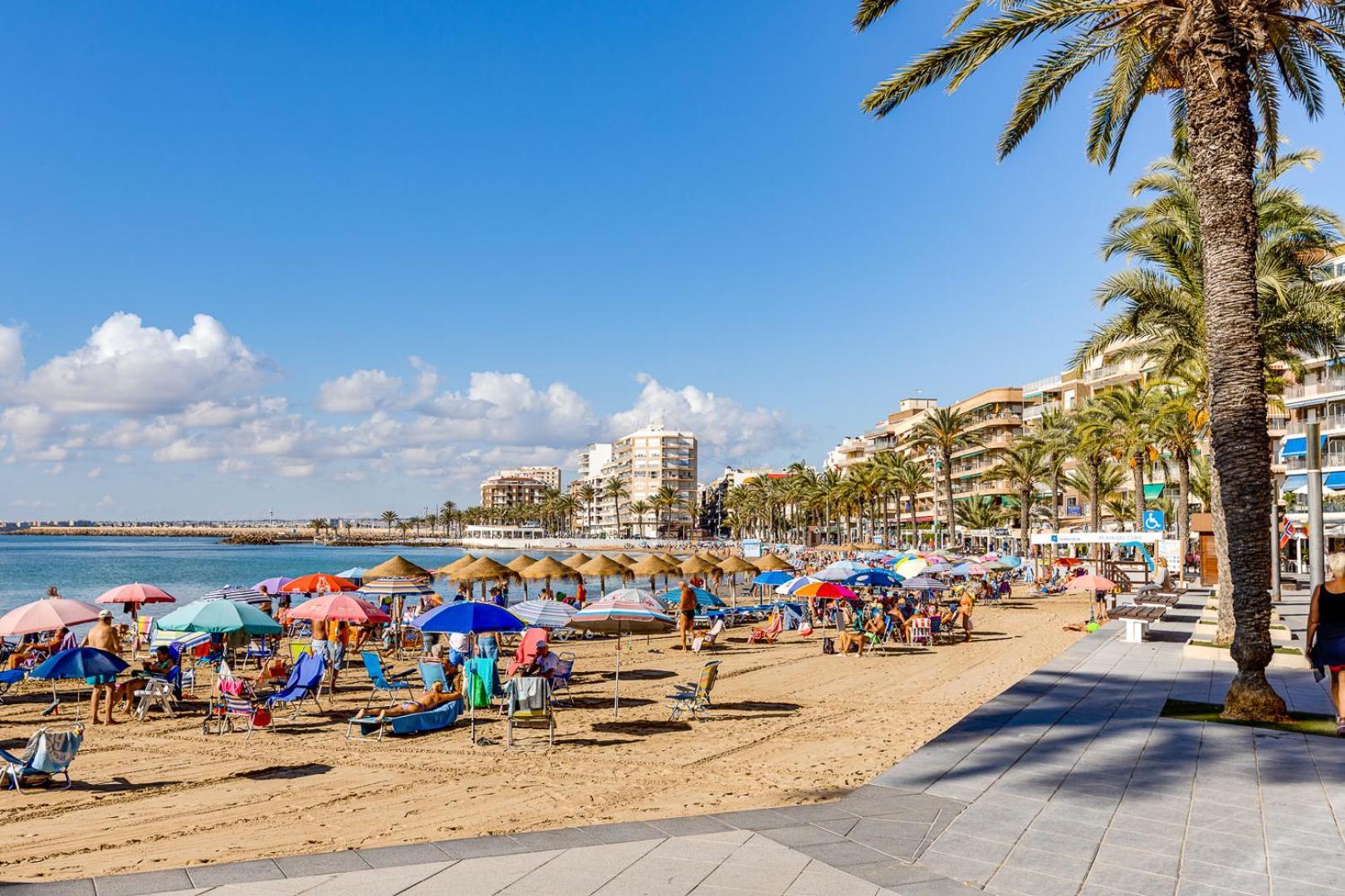 Calle Concordia 86, Two Bedroom Apartment, Up To 6 Guests, Near Del Cura Beach,supermarket Mercadona And Bus Station Apartamento *