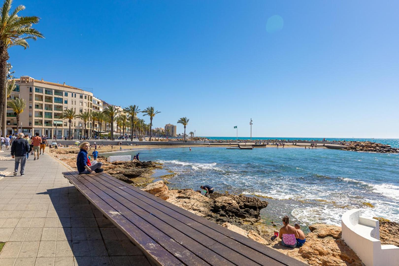 Calle Concordia 86, Two Bedroom Apartment, Up To 6 Guests, Near Del Cura Beach,supermarket Mercadona And Bus Station *