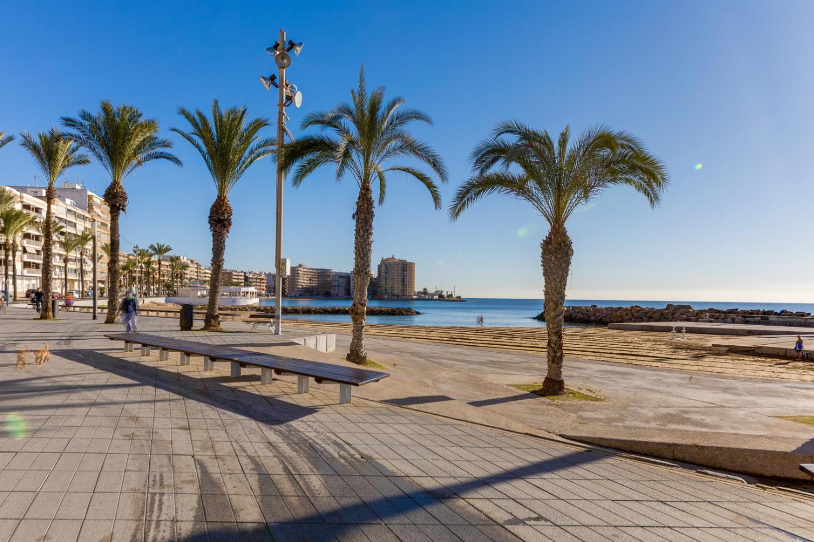 Calle Concordia 86, Two Bedroom Apartment, Up To 6 Guests, Near Del Cura Beach,supermarket Mercadona And Bus Station Apartamento *