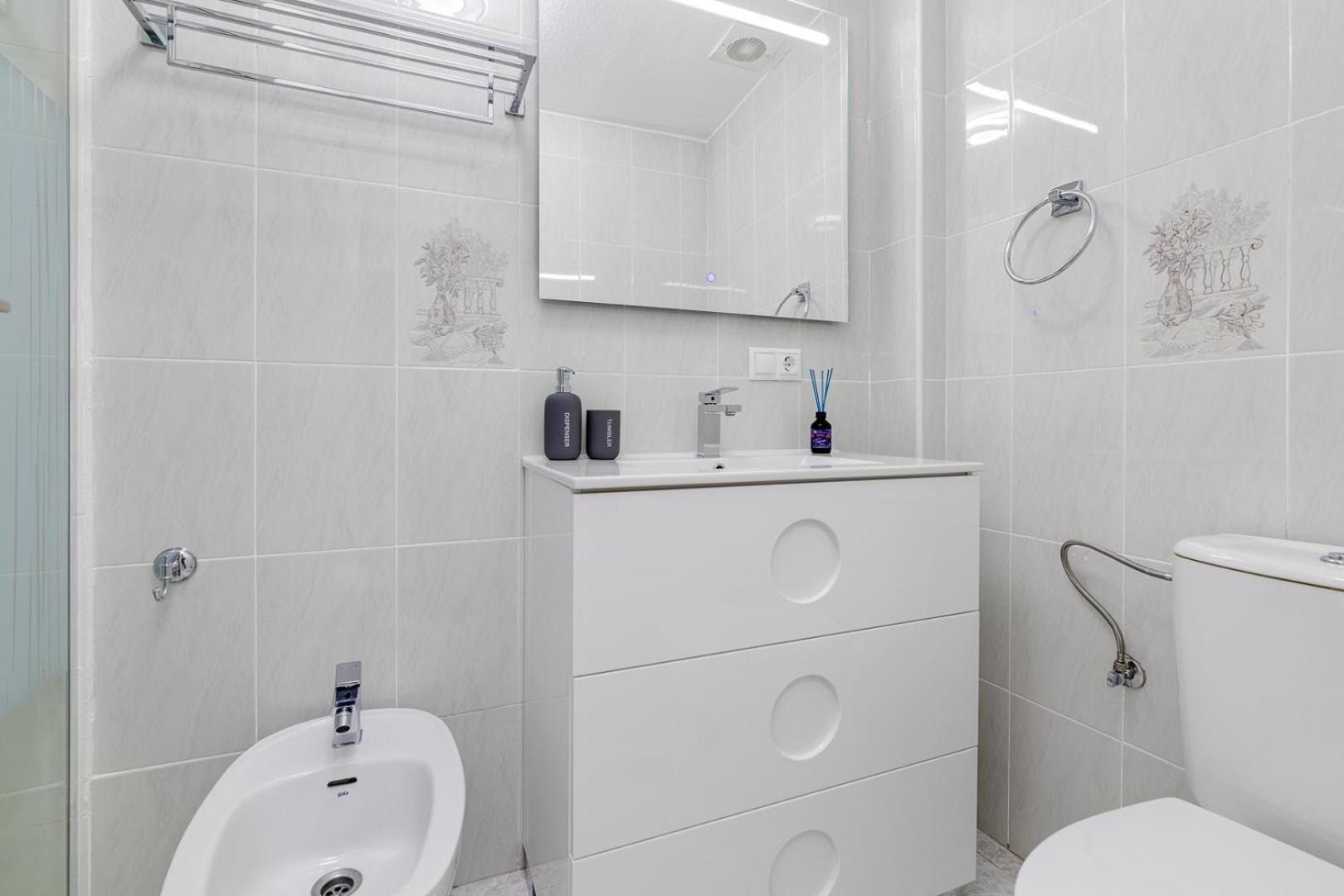 Calle Concordia 86, Two Bedroom Apartment, Up To 6 Guests, Near Del Cura Beach,supermarket Mercadona And Bus Station Torrevieja