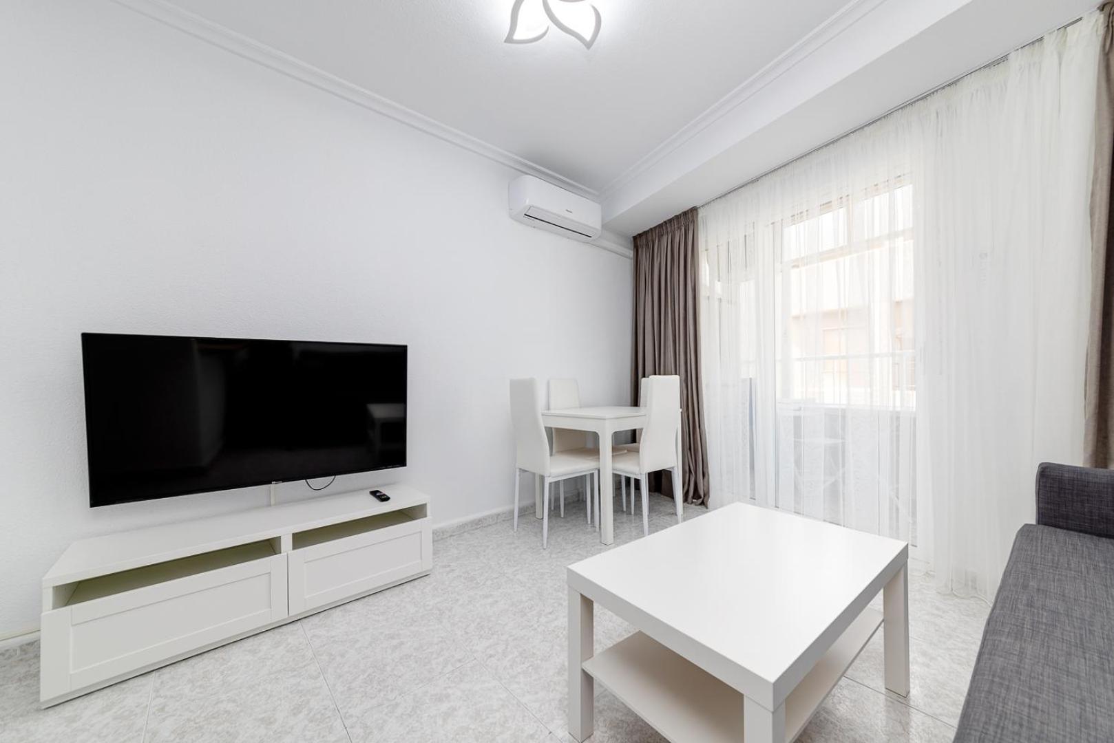 Apartamento Calle Concordia 86, Two Bedroom Apartment, Up To 6 Guests, Near Del Cura Beach,supermarket Mercadona And Bus Station Torrevieja
